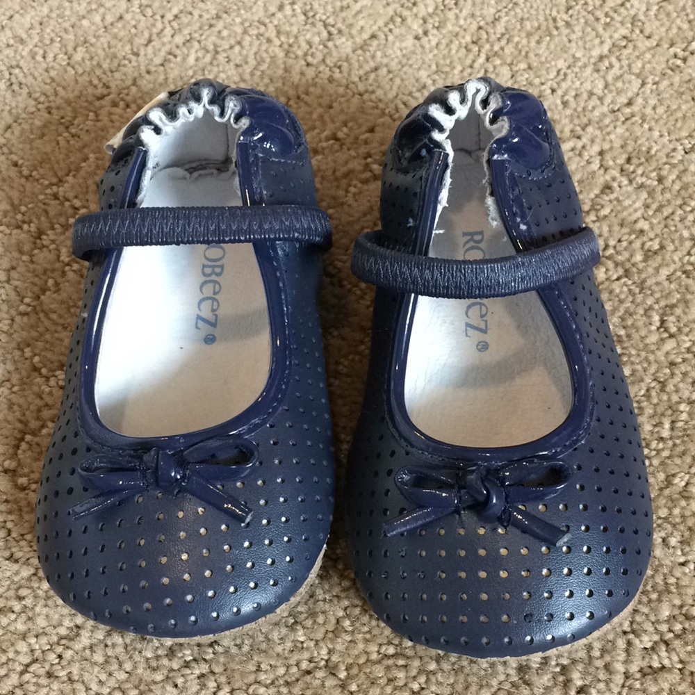 Like new Robeez